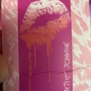 💋 Betsey Johnson Juicy Bleeding Lips Print Beach Towel